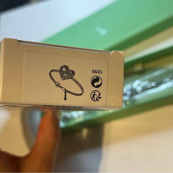 Brand new* Swarovski matrix heart bracelet - Picture 3 of 5